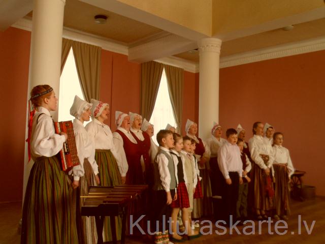Varakļānu folkloras kopa